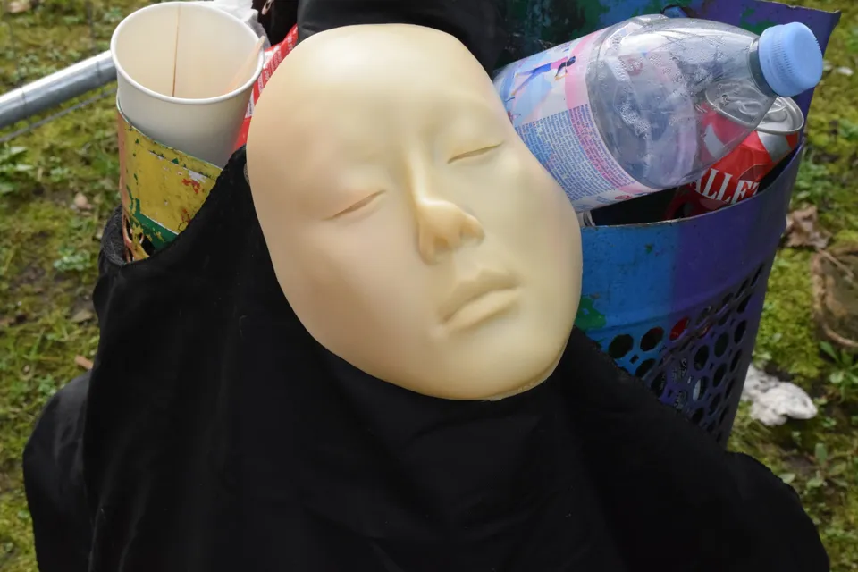 내 얼굴은 어디에 · 2/6